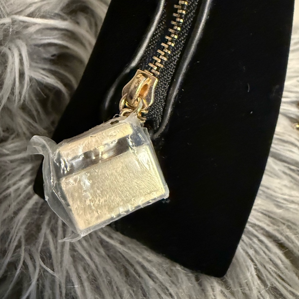 Dolce & Gabbana Black Pouch with Gold Zipper - Picture 3 of 12